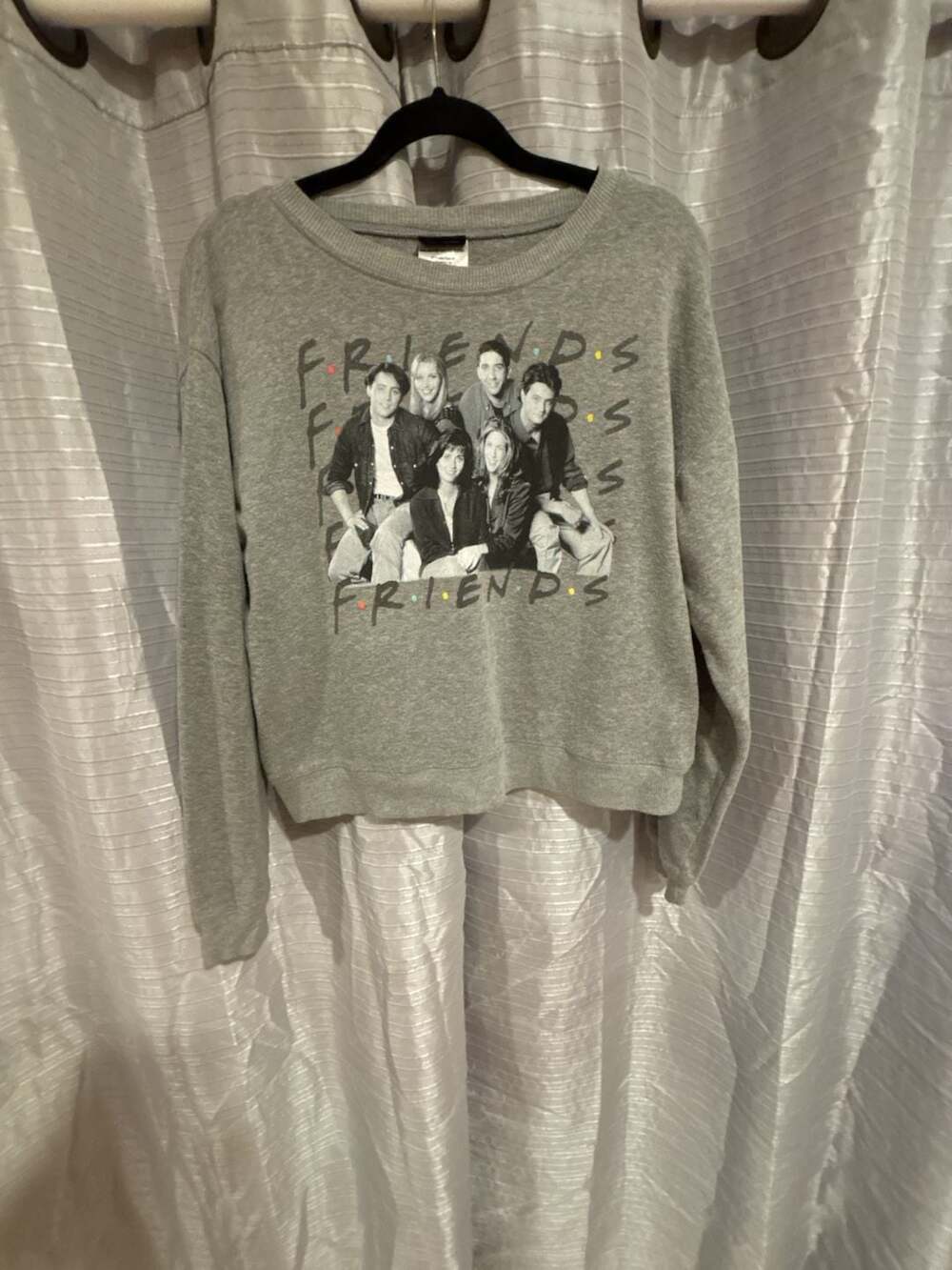 Friends The Television Series Cast Photo Heather Grey Sweatshirt Size Medium